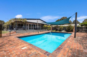 Chenu Lakeside Homestead, Eagle Point